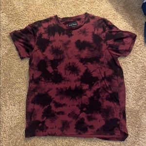 black and burgundy tee